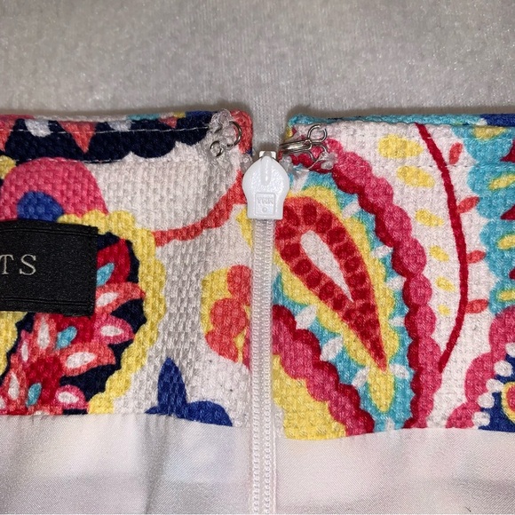 Talbots Pink Paisley Mini Skirt Size 8 EUC - Picture 3 of 7